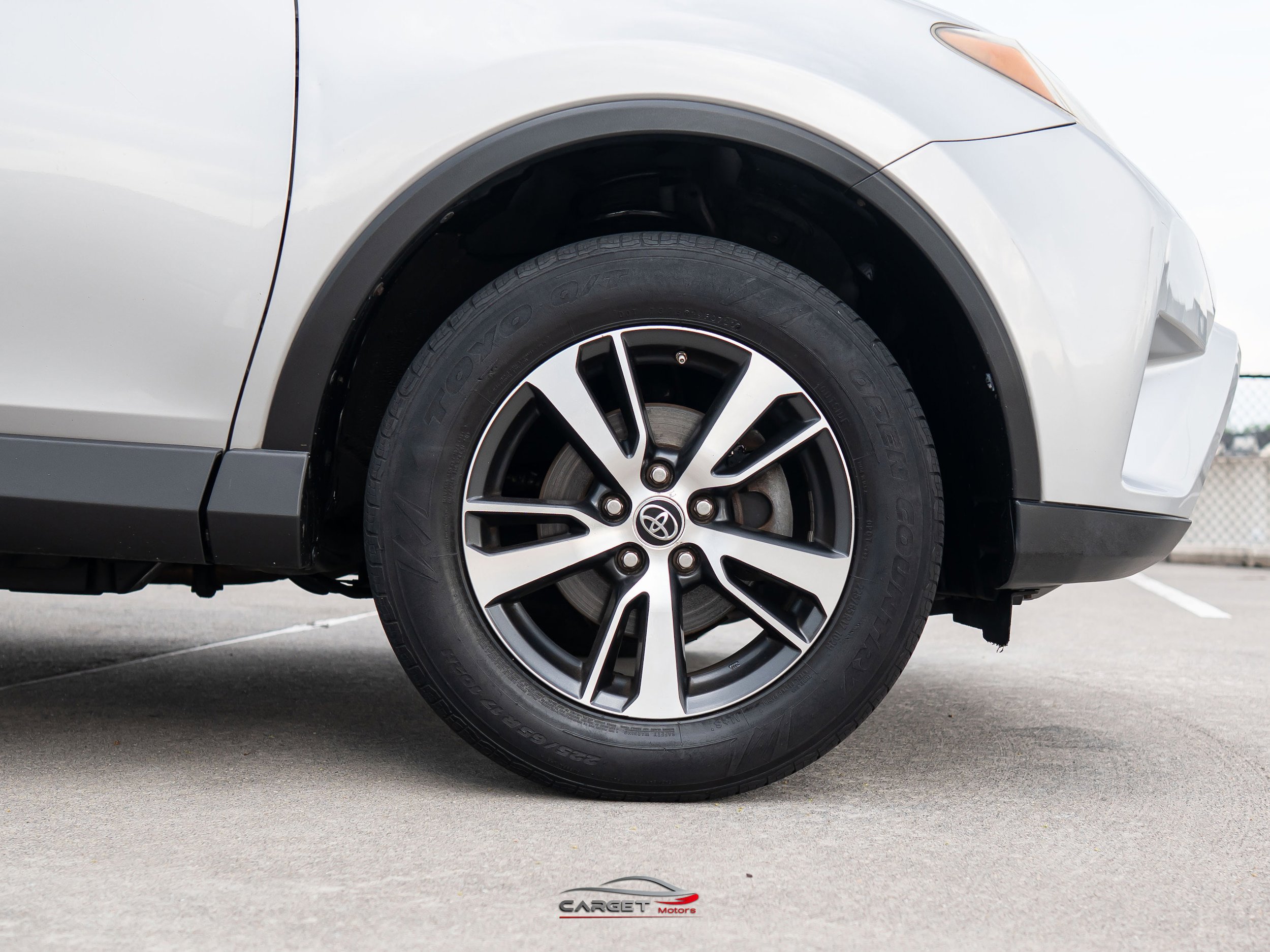 Used 2016 Toyota RAV4 XLE AWD/4WD image 9