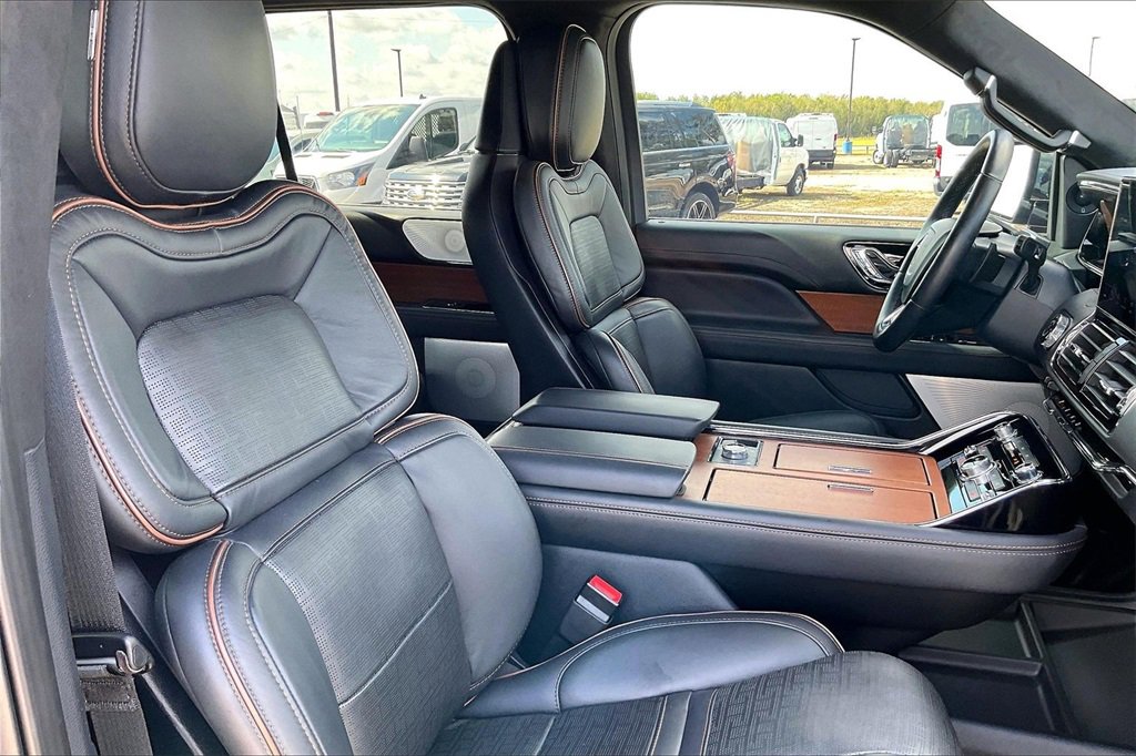 Used 2023 Lincoln Navigator Black Label image 30