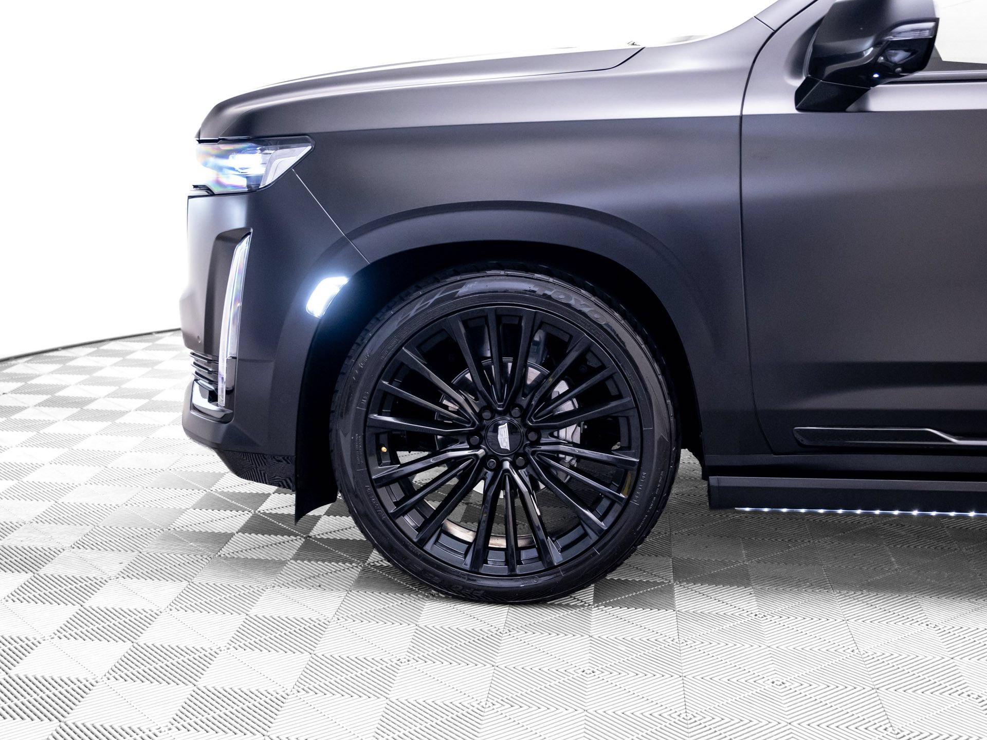 Certified 2023 Cadillac Escalade Sport Platinum w/ LPO, ONYX Package AWD/4WD image 41