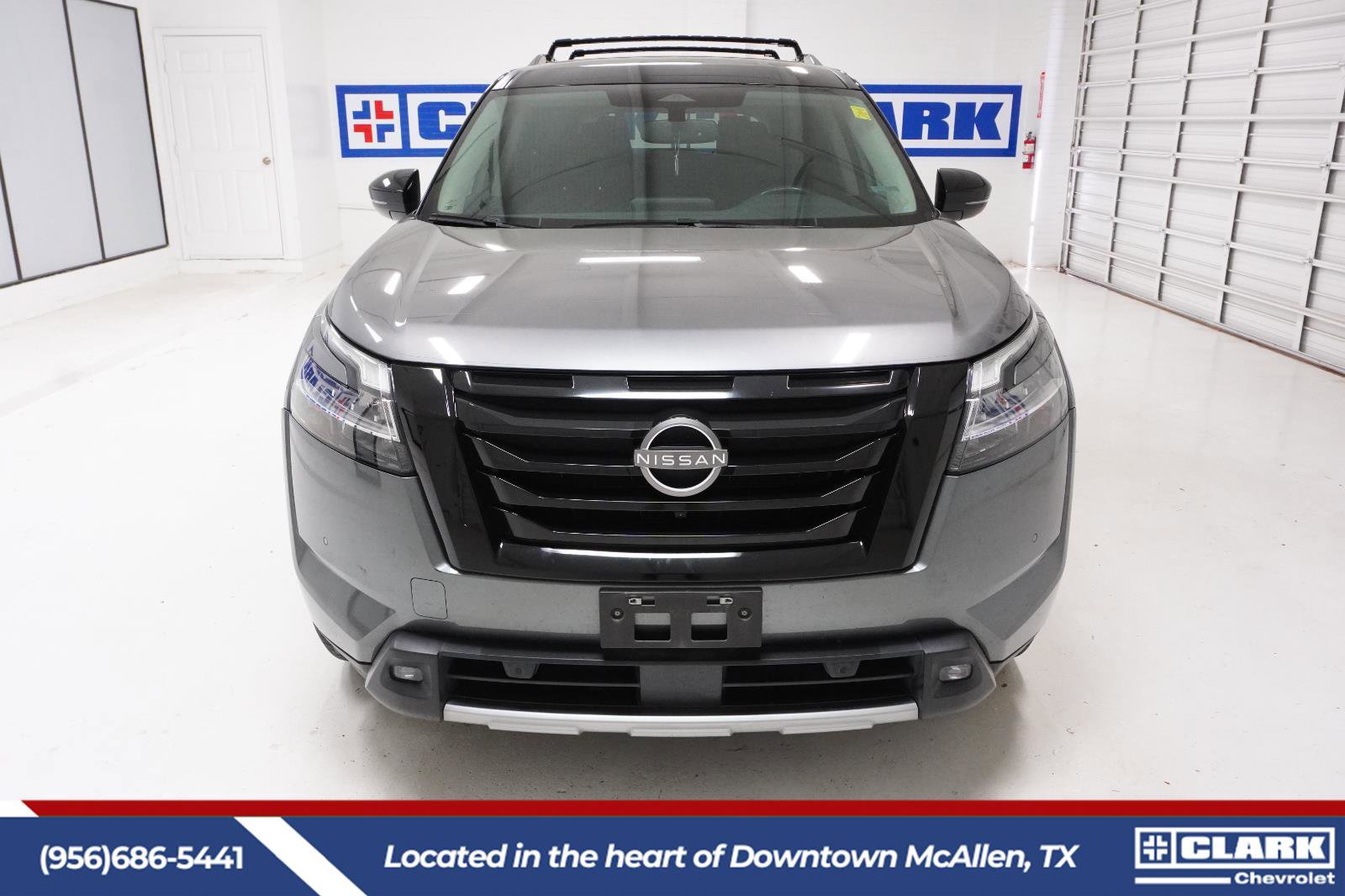 Used 2022 Nissan Pathfinder SL image 2