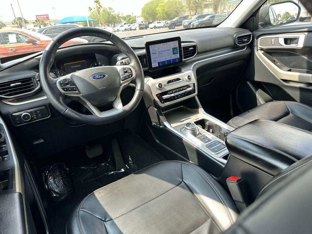 Certified 2022 Ford Explorer XLT w/ Equipment Group 202A RWD image 18