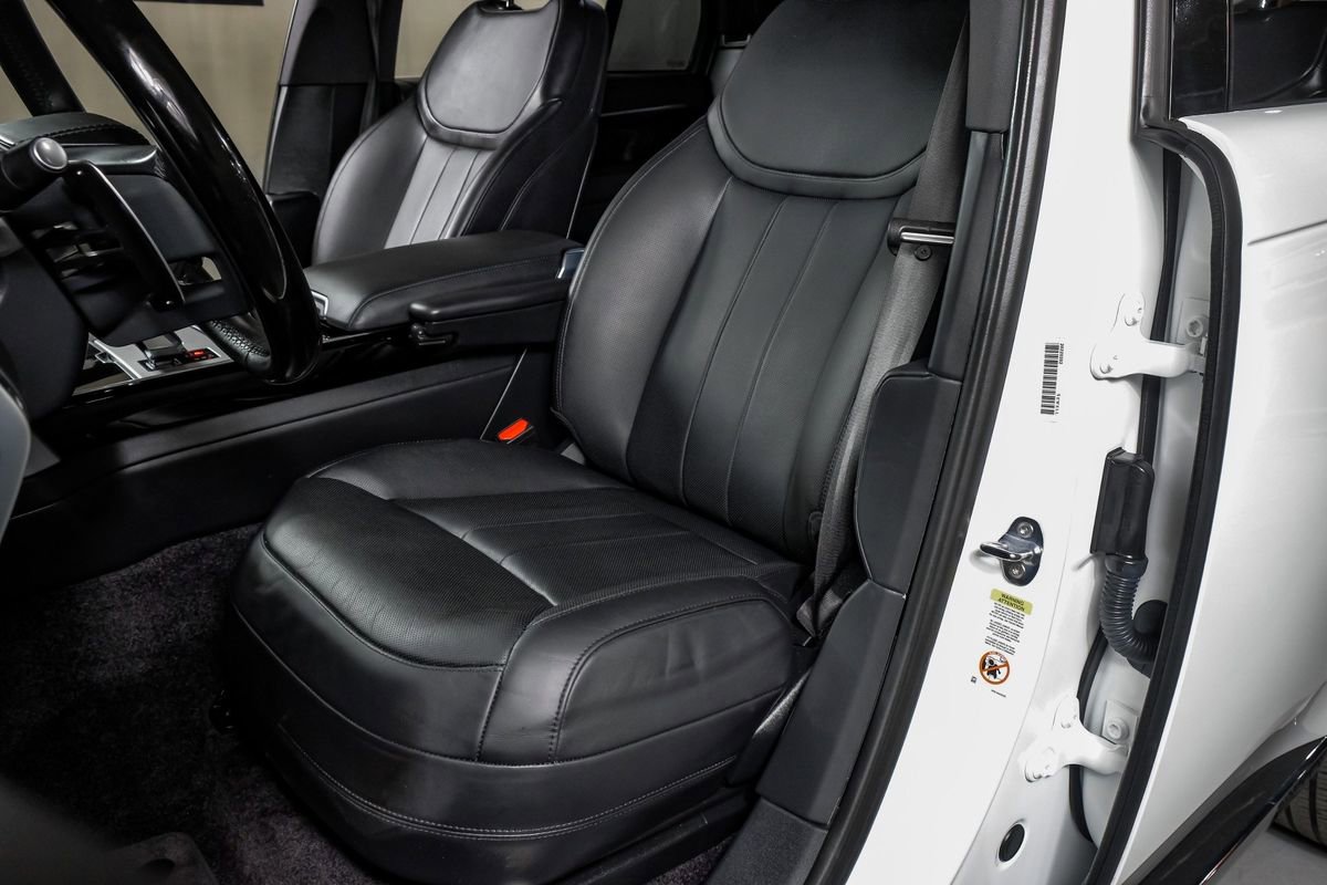 Used 2024 Land Rover Range Rover SE image 25