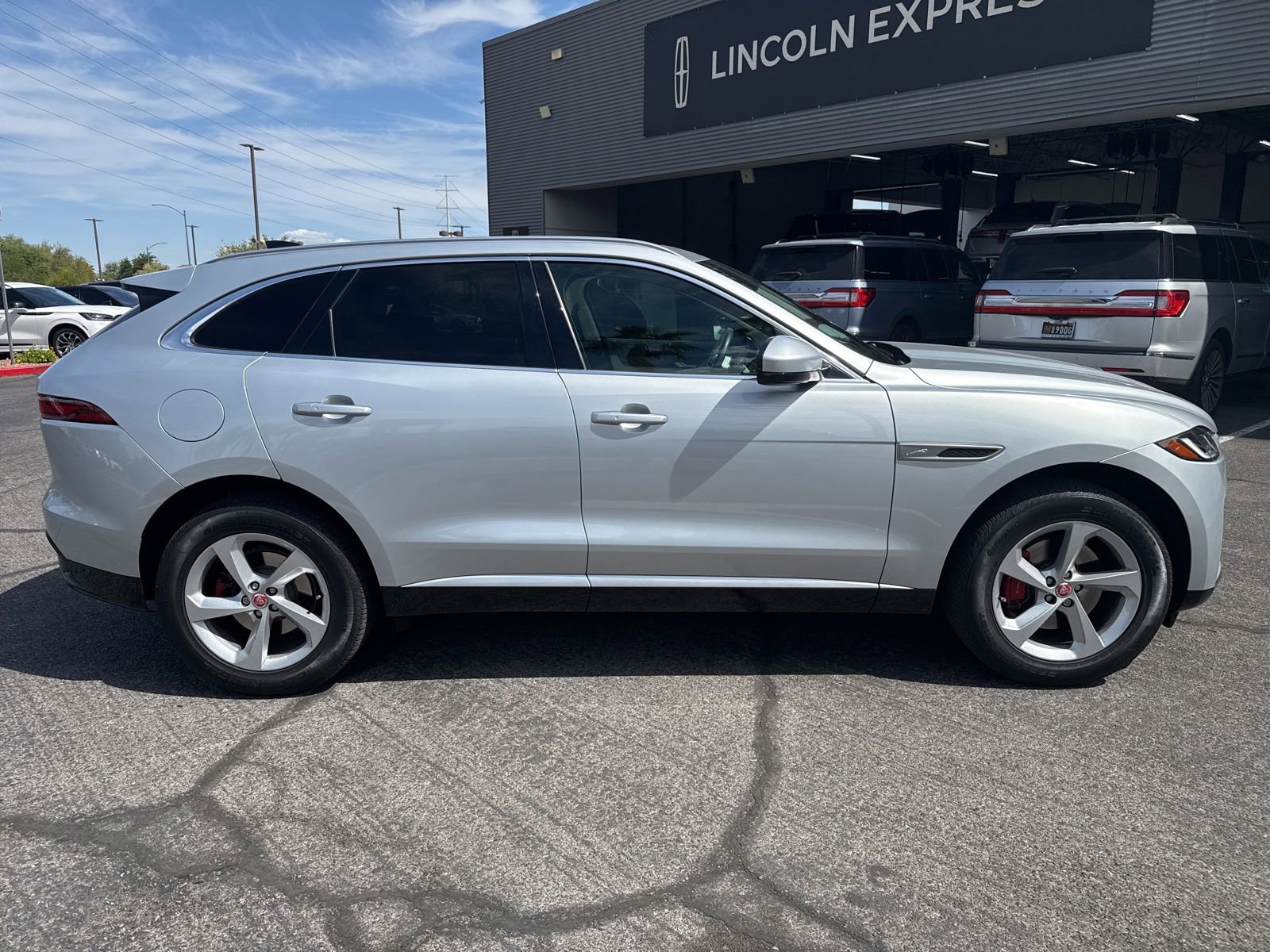 Used 2023 Jaguar F-PACE S AWD/4WD image 4