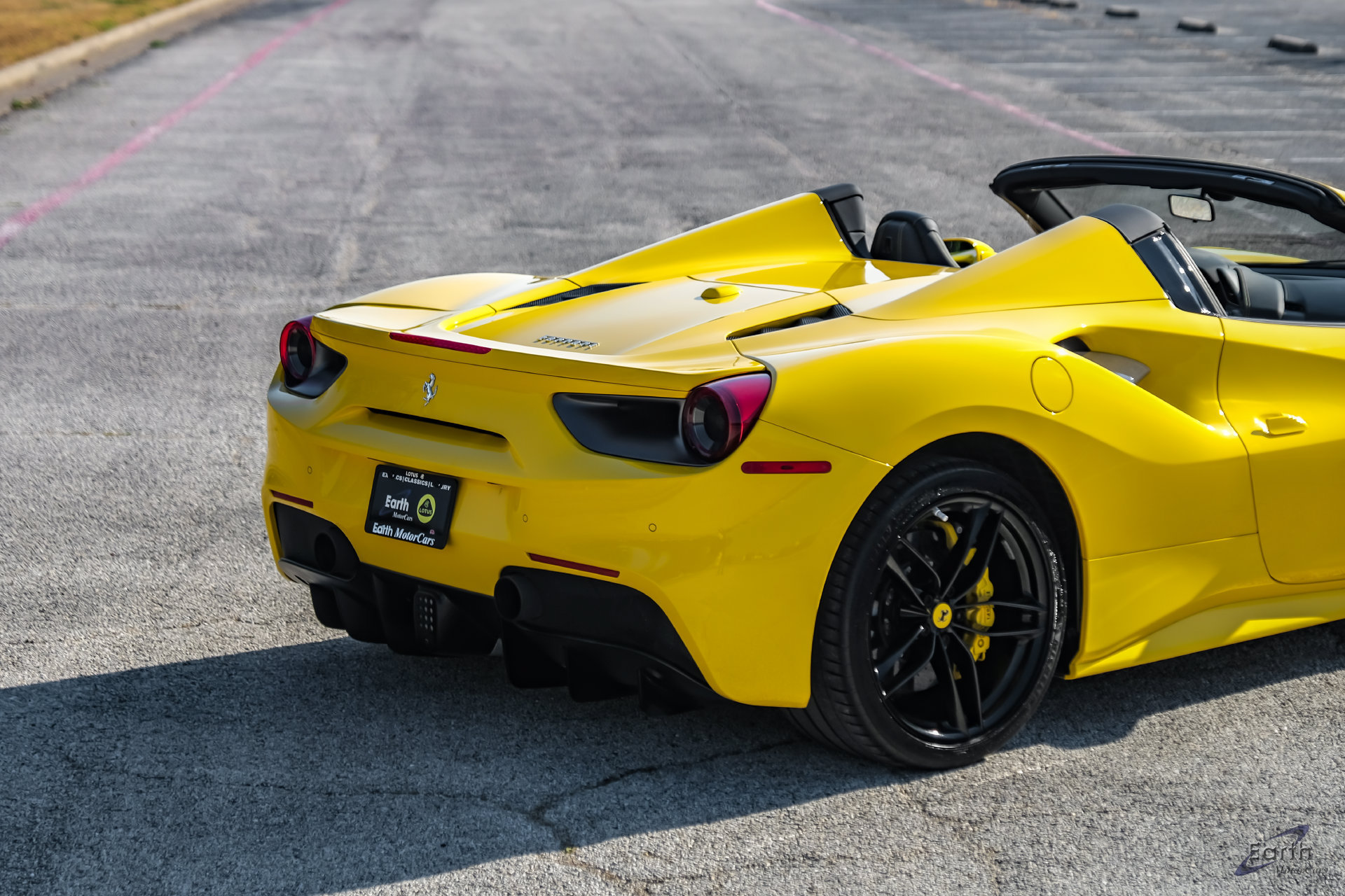 Used 2018 Ferrari 488 Spider RWD image 28