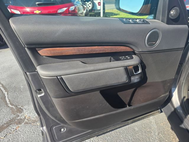 Used 2017 Land Rover Discovery HSE AWD/4WD image 25