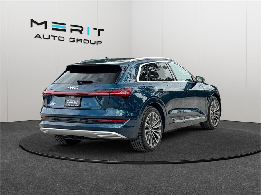 Used 2019 Audi e-tron Prestige w/ Prestige Package AWD/4WD image 9