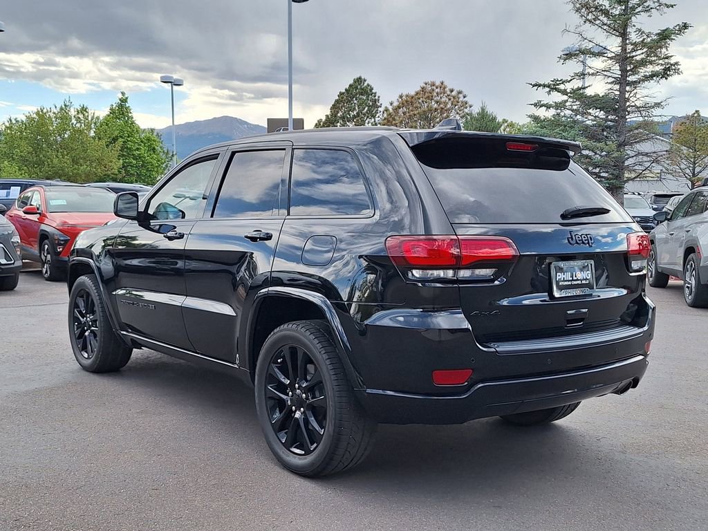 Used 2019 Jeep Grand Cherokee Altitude AWD/4WD image 5