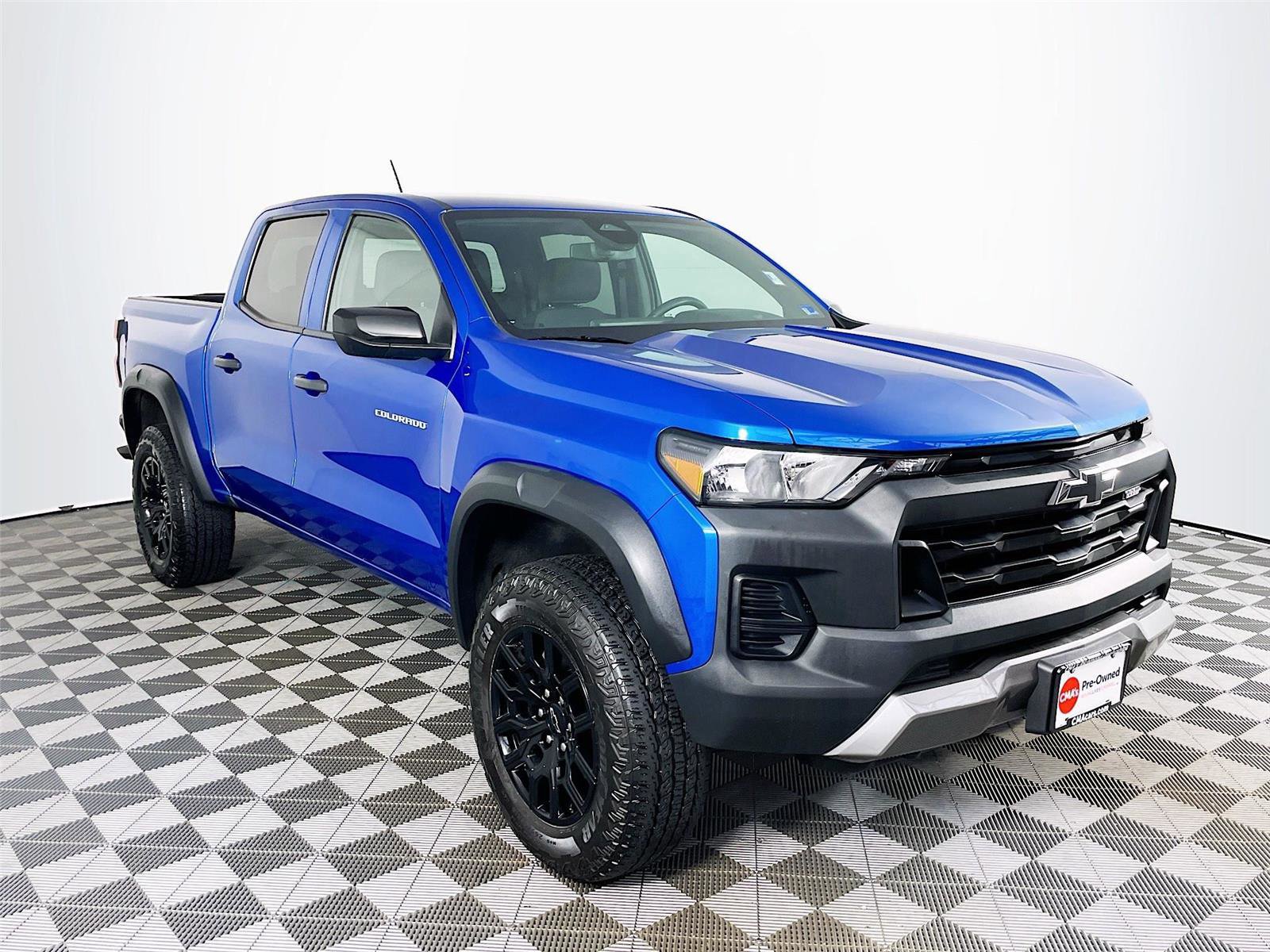 Used 2023 Chevrolet Colorado Trail Boss image 1
