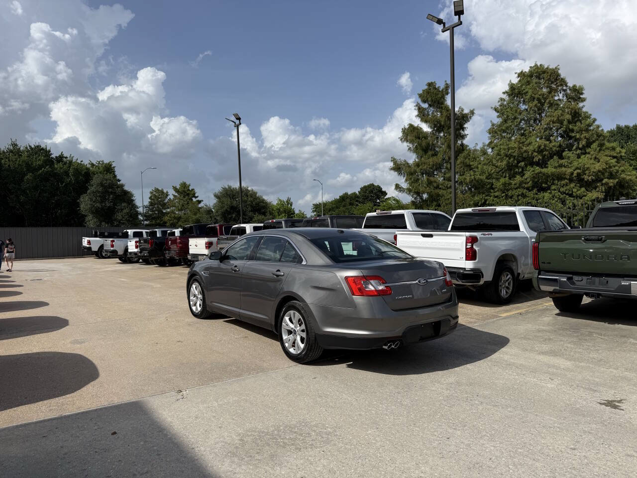 Used 2012 Ford Taurus SEL FWD image 4