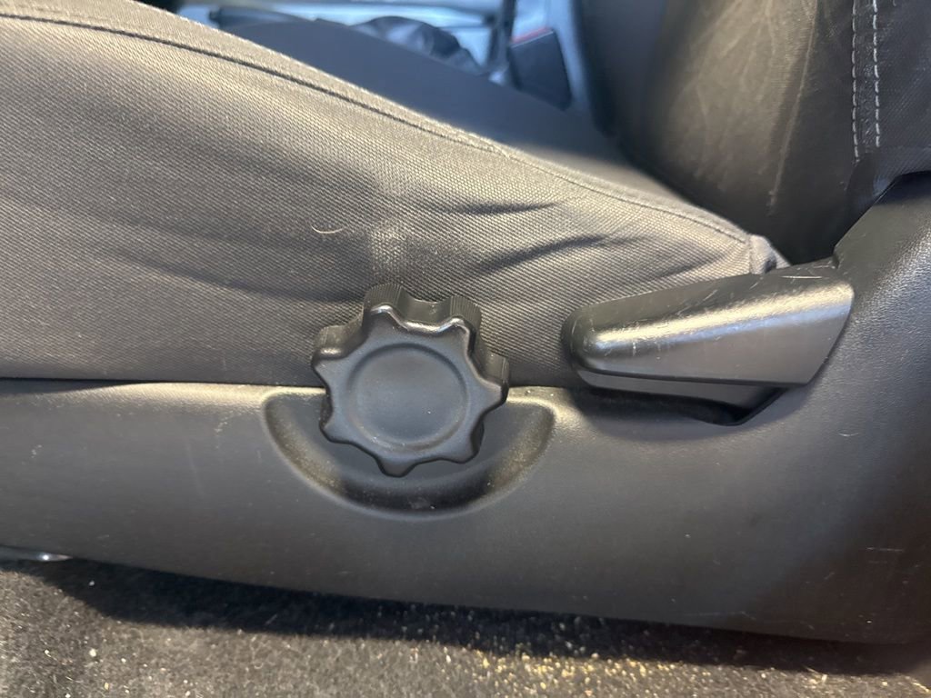 Used 2016 Toyota Tacoma TRD Sport w/ Towing Package image 11