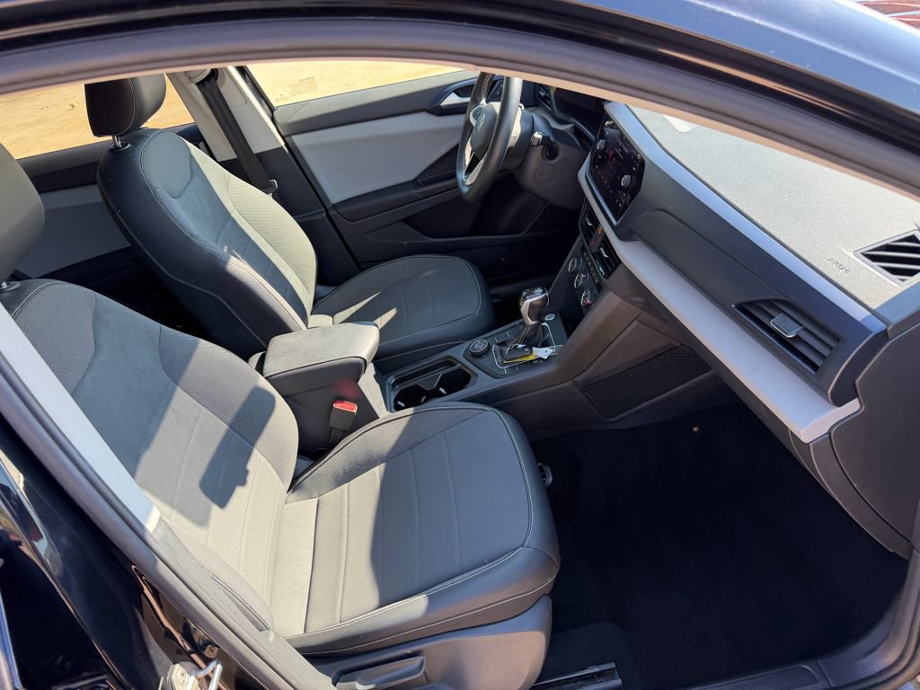 Certified 2022 Volkswagen Taos SE FWD image 22