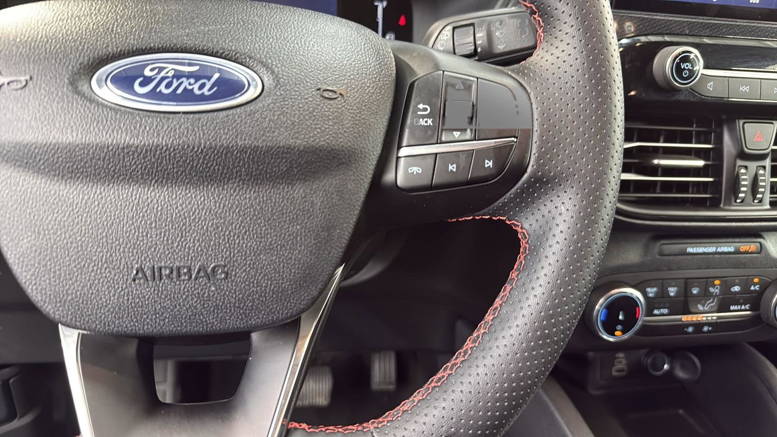 Certified 2025 Ford Escape ST-Line image 16