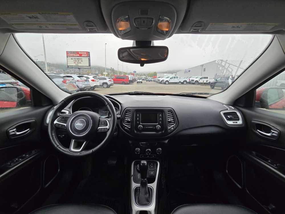 Used 2018 Jeep Compass Latitude w/ Cold Weather Group image 15