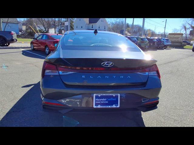 Certified 2023 Hyundai Elantra SEL FWD image 7
