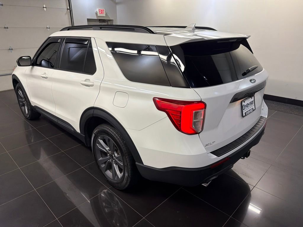 Certified 2023 Ford Explorer XLT w/ Equipment Group 202A AWD/4WD image 4