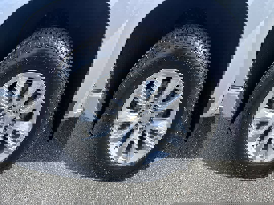 Used 2022 Chevrolet Silverado 1500 Custom image 10