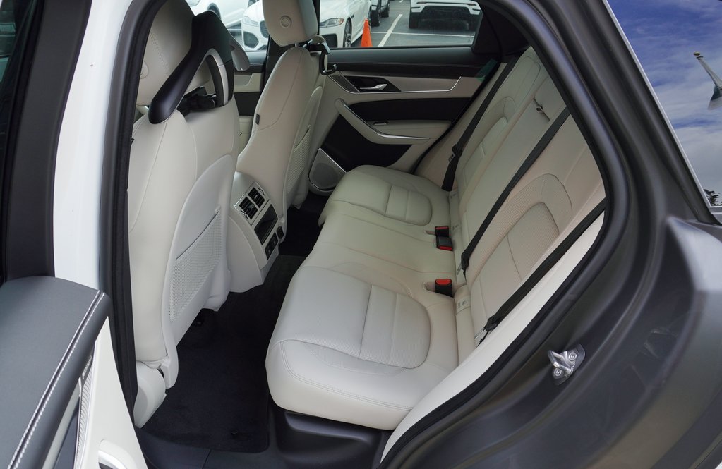 Used 2026 Jaguar F-PACE R-Dynamic S AWD/4WD image 31