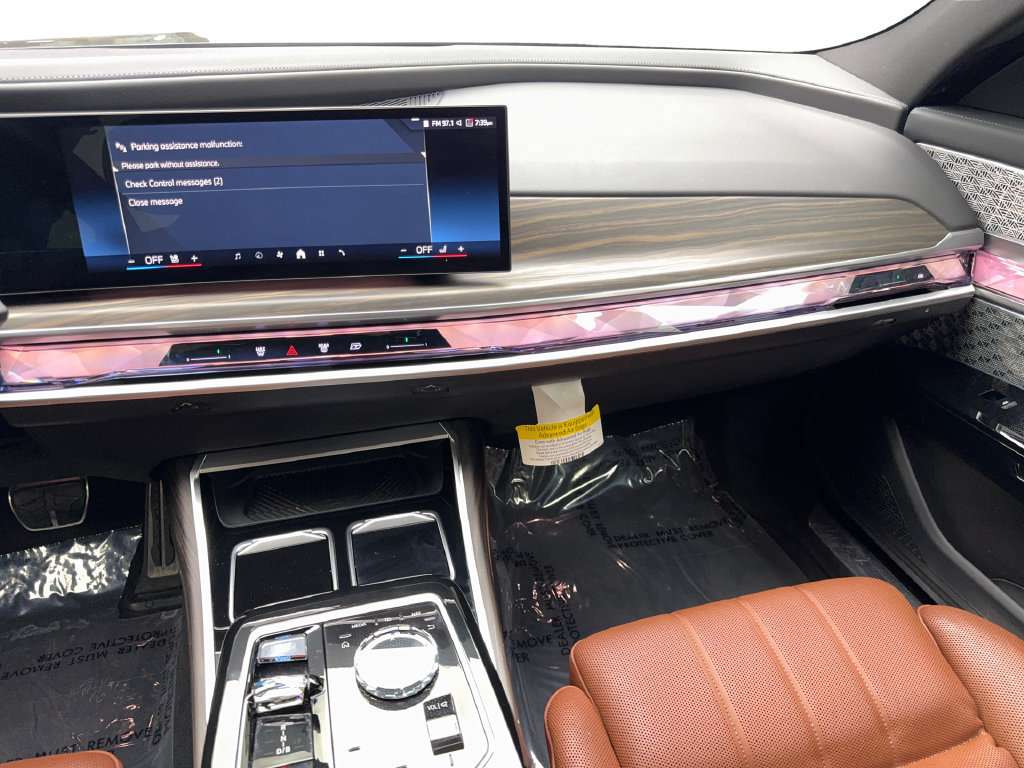 Used 2024 BMW i7 xDrive60 w/ Executive Package AWD/4WD image 54