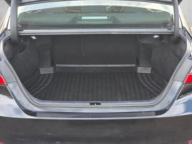 Used 2024 Toyota Camry SE image 6