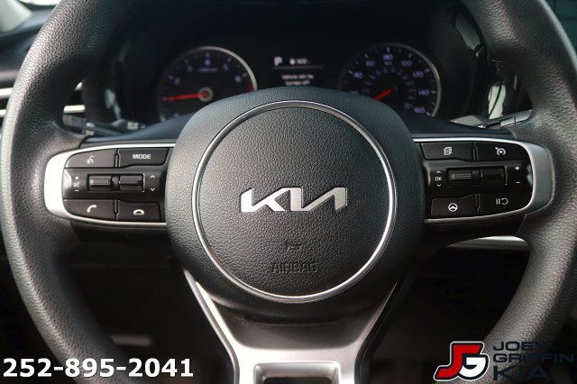Used 2022 Kia K5 LXS FWD image 16