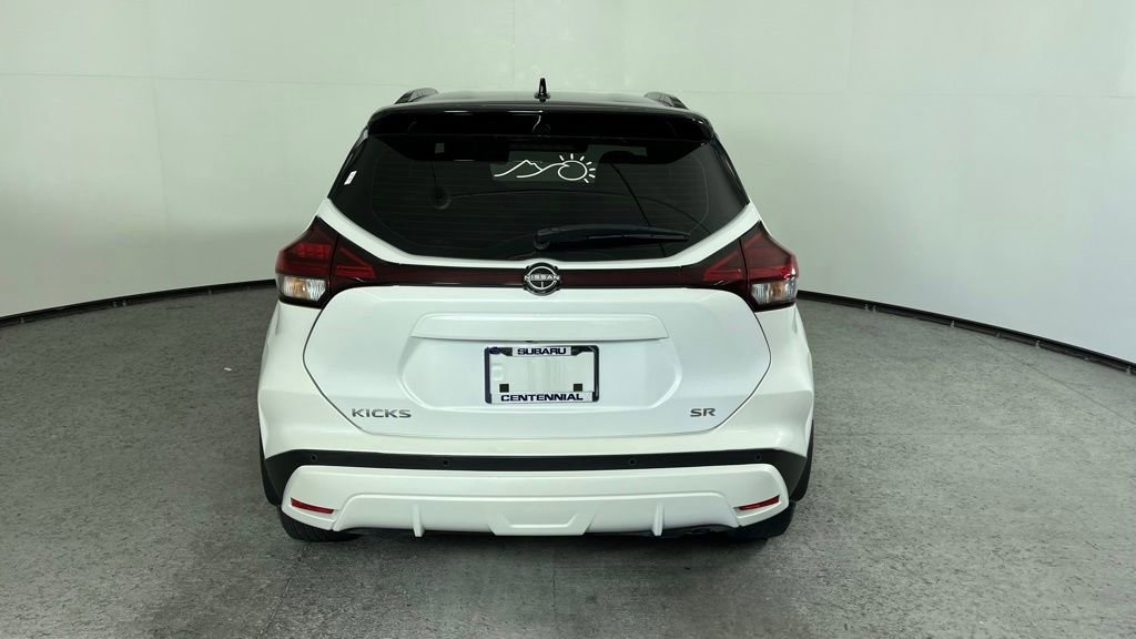 Used 2022 Nissan Kicks SR w/ Premium Package FWD image 4