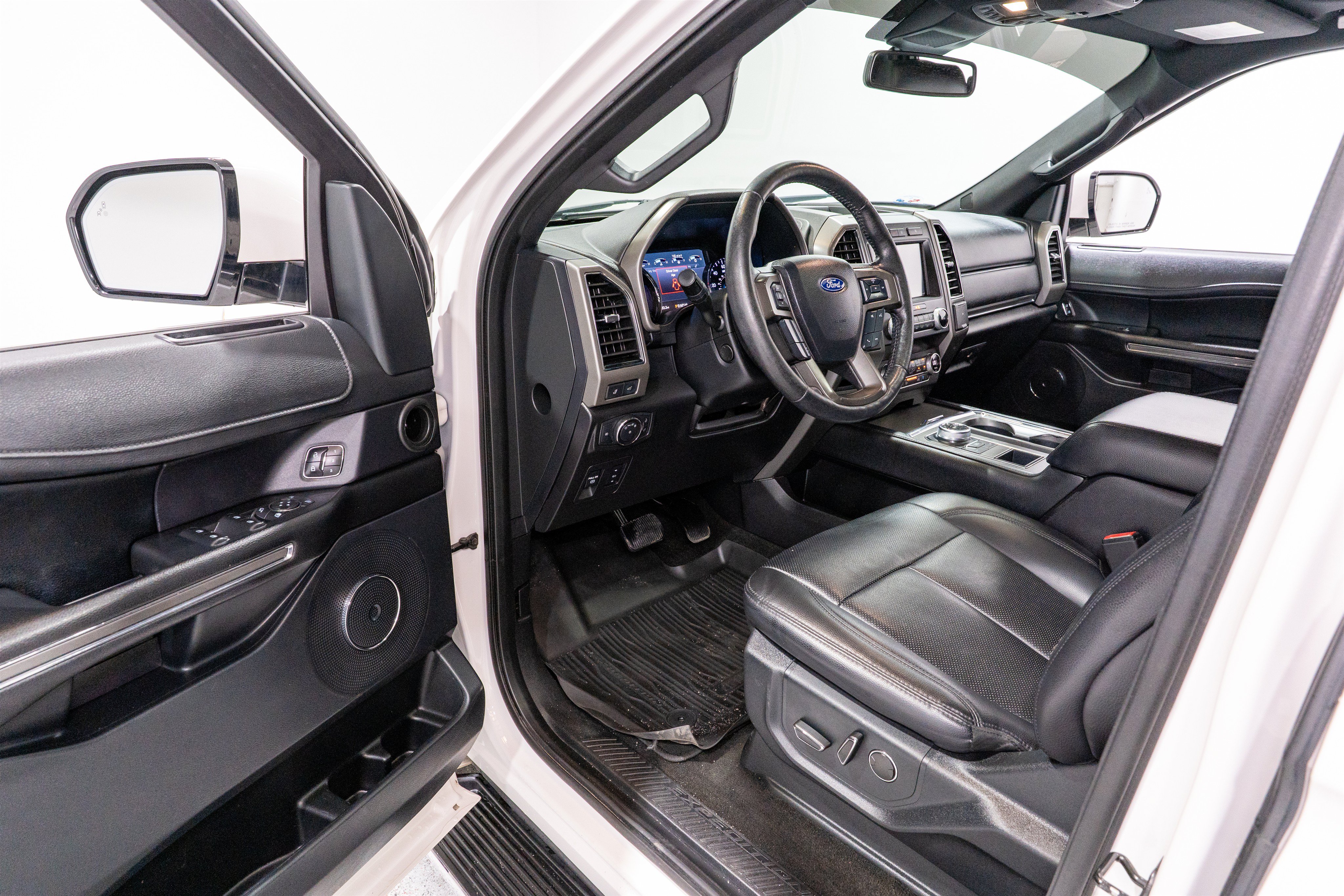 Used 2019 Ford Expedition Max XLT w/ Equipment Group 202A RWD image 12