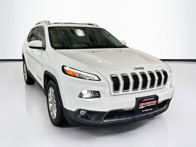Used 2016 Jeep Cherokee Limited w/ Luxury Group AWD/4WD image 3