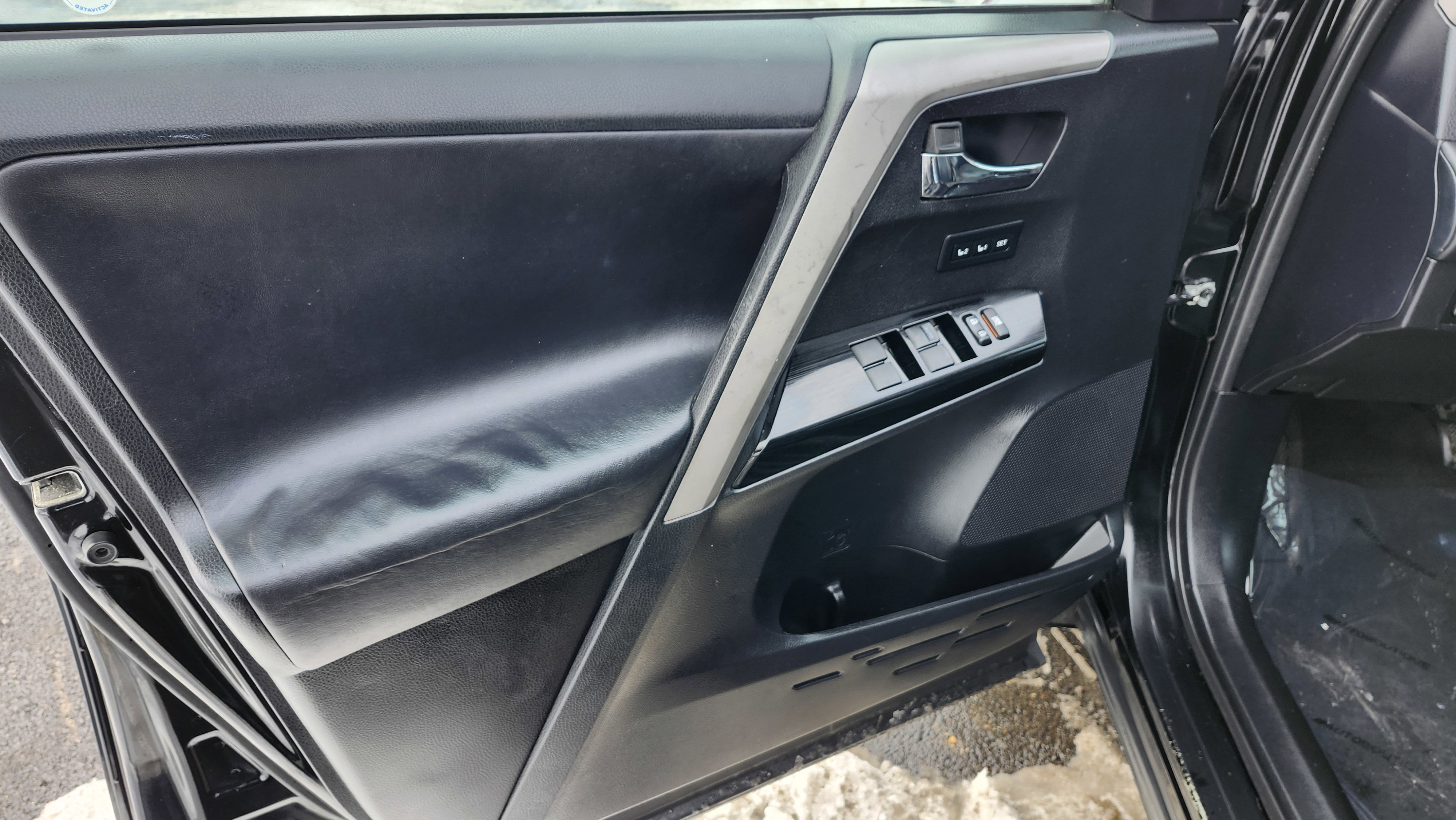 Used 2016 Toyota RAV4 Limited w/ Advanced Technology Package image 26