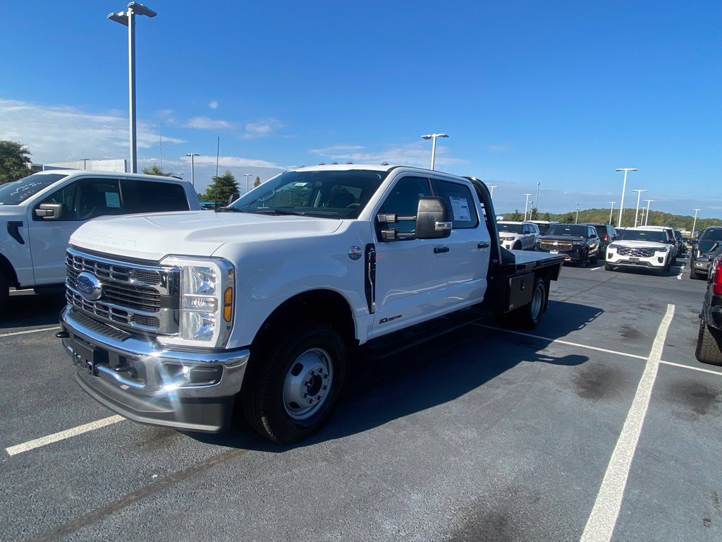New 2026 Ford F350 XL w/ XL Chrome Package AWD/4WD image 3