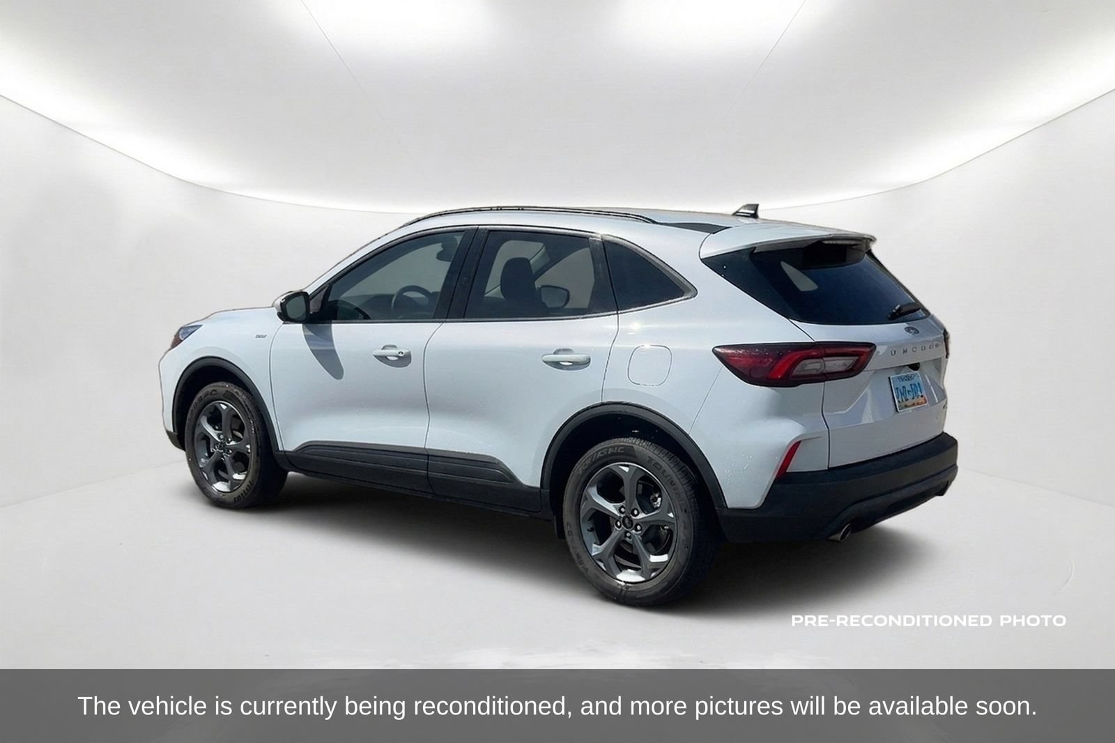 Used 2025 Ford Escape ST-Line Select AWD/4WD image 8