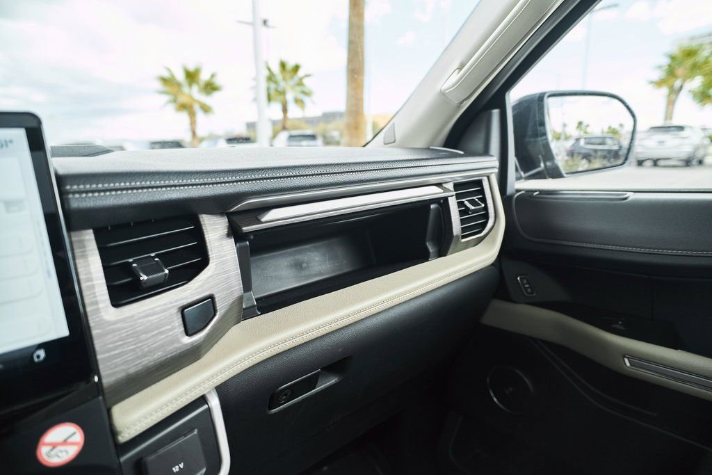 Used 2024 Ford Expedition Limited image 52