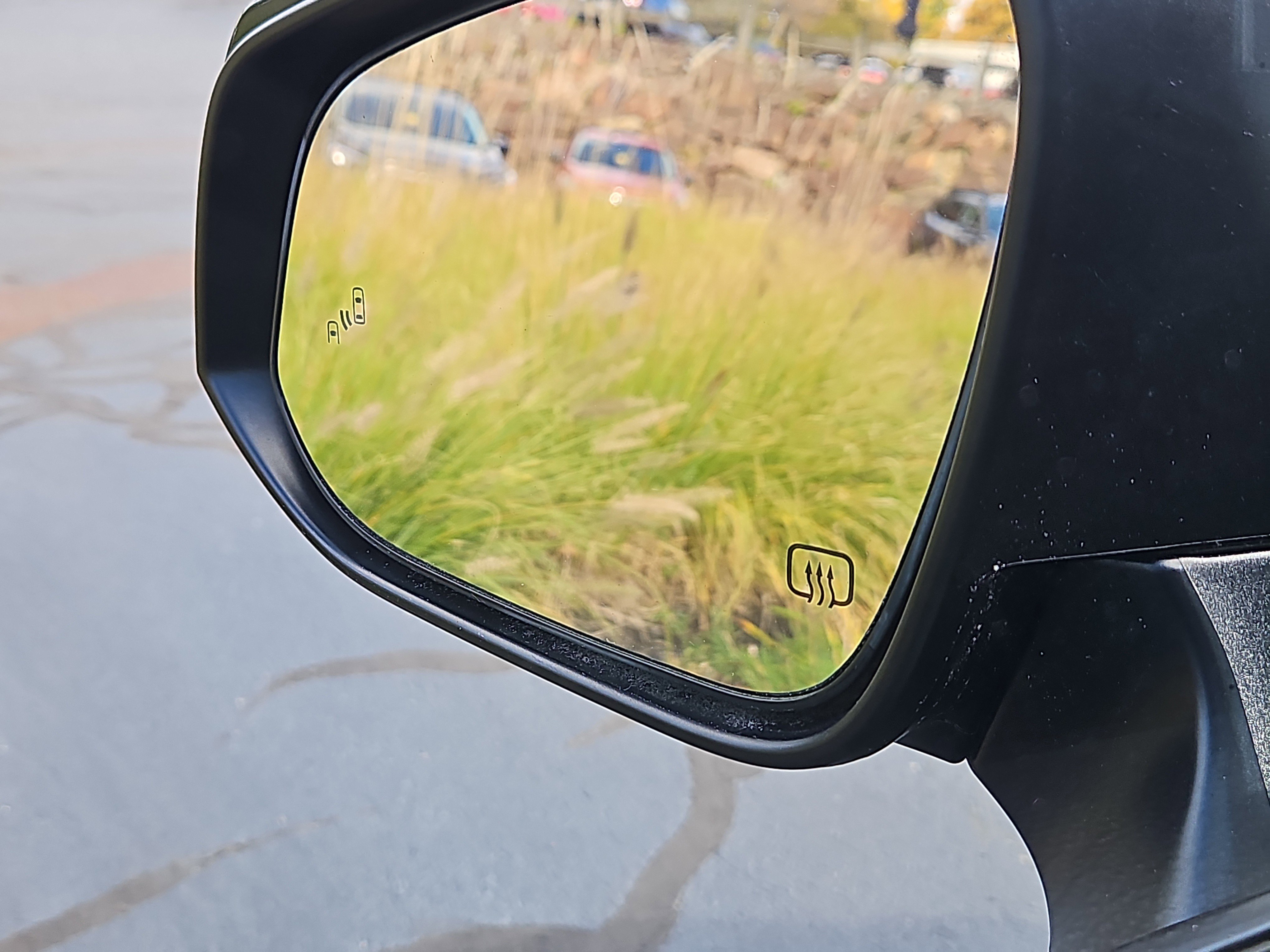 Used 2023 Toyota Corolla Cross XLE image 14