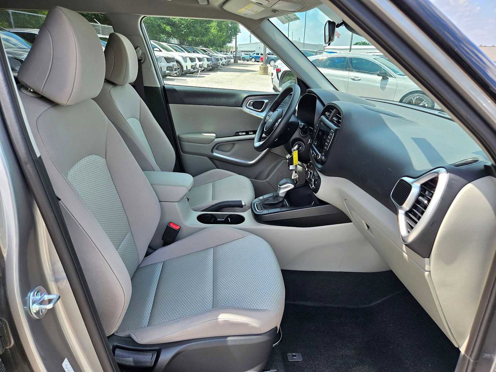 Certified 2025 Kia Soul LX FWD image 18