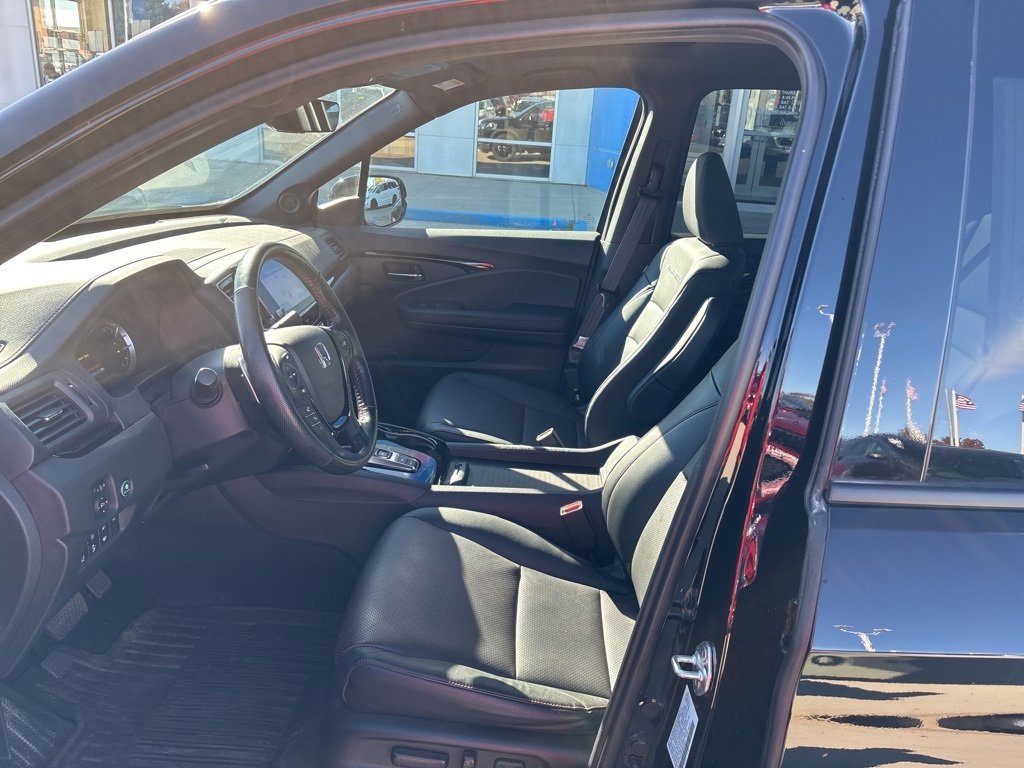 Certified 2023 Honda Ridgeline Black Edition image 23