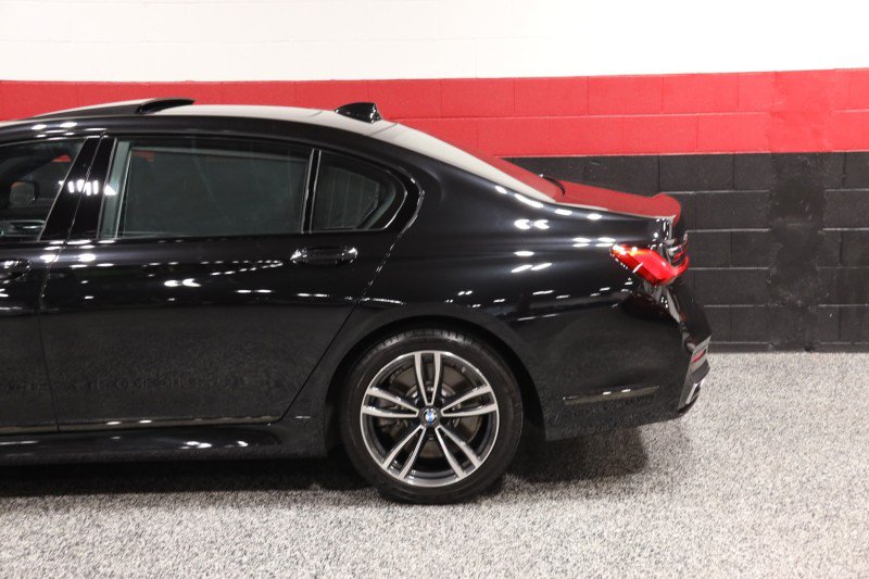 Used 2020 BMW 750i xDrive w/ Executive Package AWD/4WD image 23