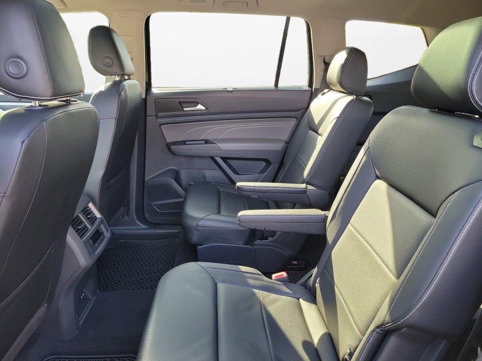 Used 2021 Volkswagen Atlas SEL R-Line image 15