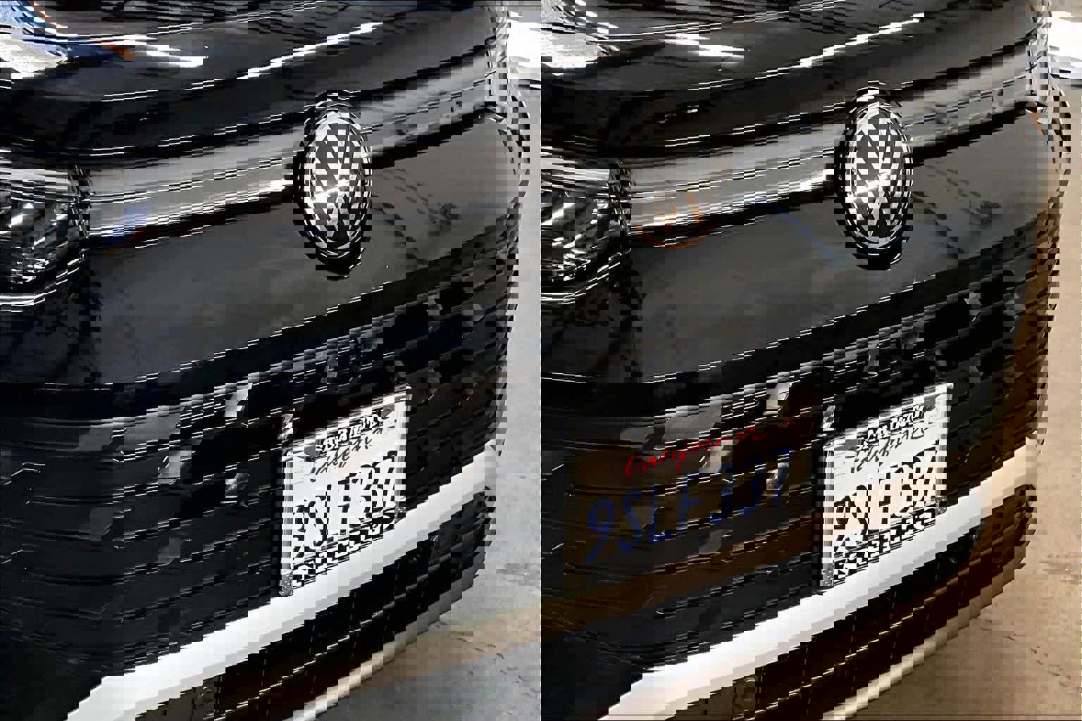 Used 2025 Volkswagen Tiguan SE image 33