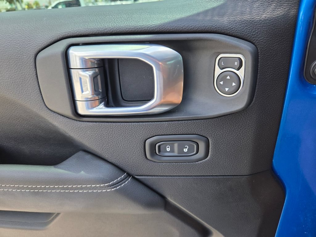 Used 2022 Jeep Wrangler Unlimited Sahara w/ LED Lighting Group AWD/4WD image 22
