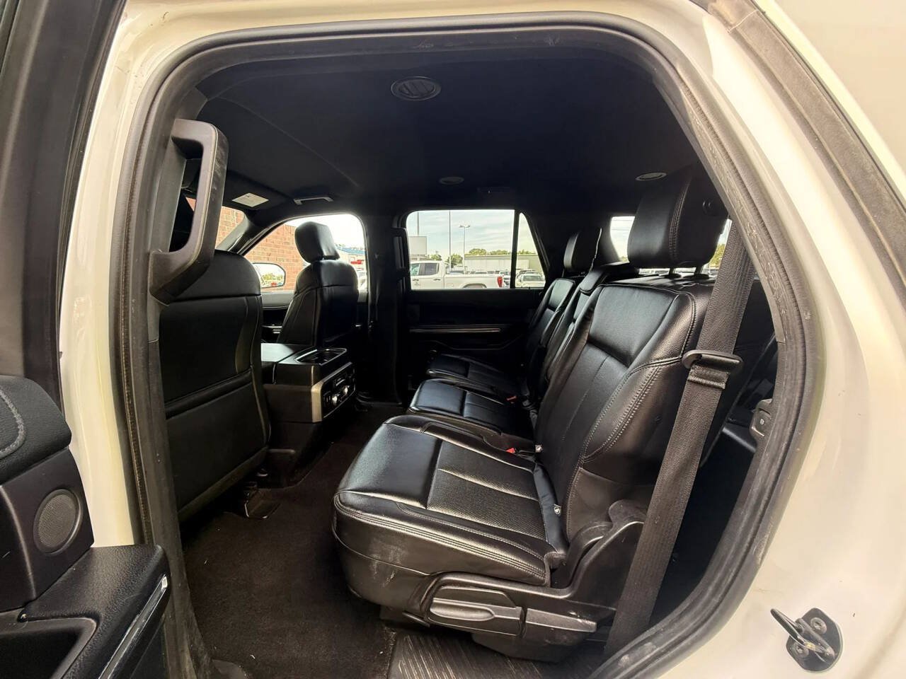Used 2019 Ford Expedition XLT w/ Equipment Group 202A AWD/4WD image 14