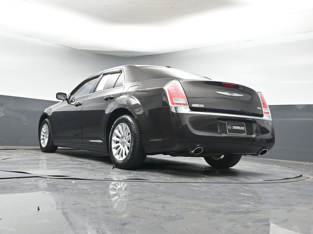 Used 2013 Chrysler 300 Base image 27