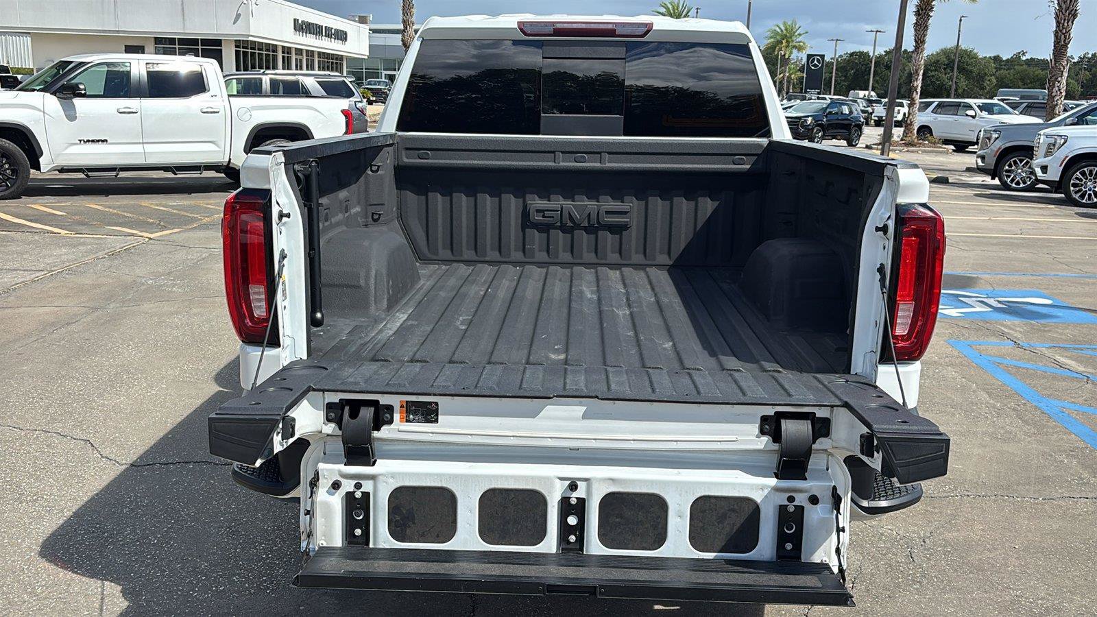 Certified 2021 GMC Sierra 1500 SLT w/ SLT Premium Plus Package AWD/4WD image 7