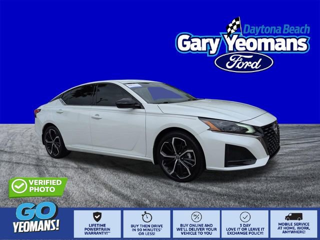 Used 2025 Nissan Altima 2.5 SR w/ SR Premium Package image 1