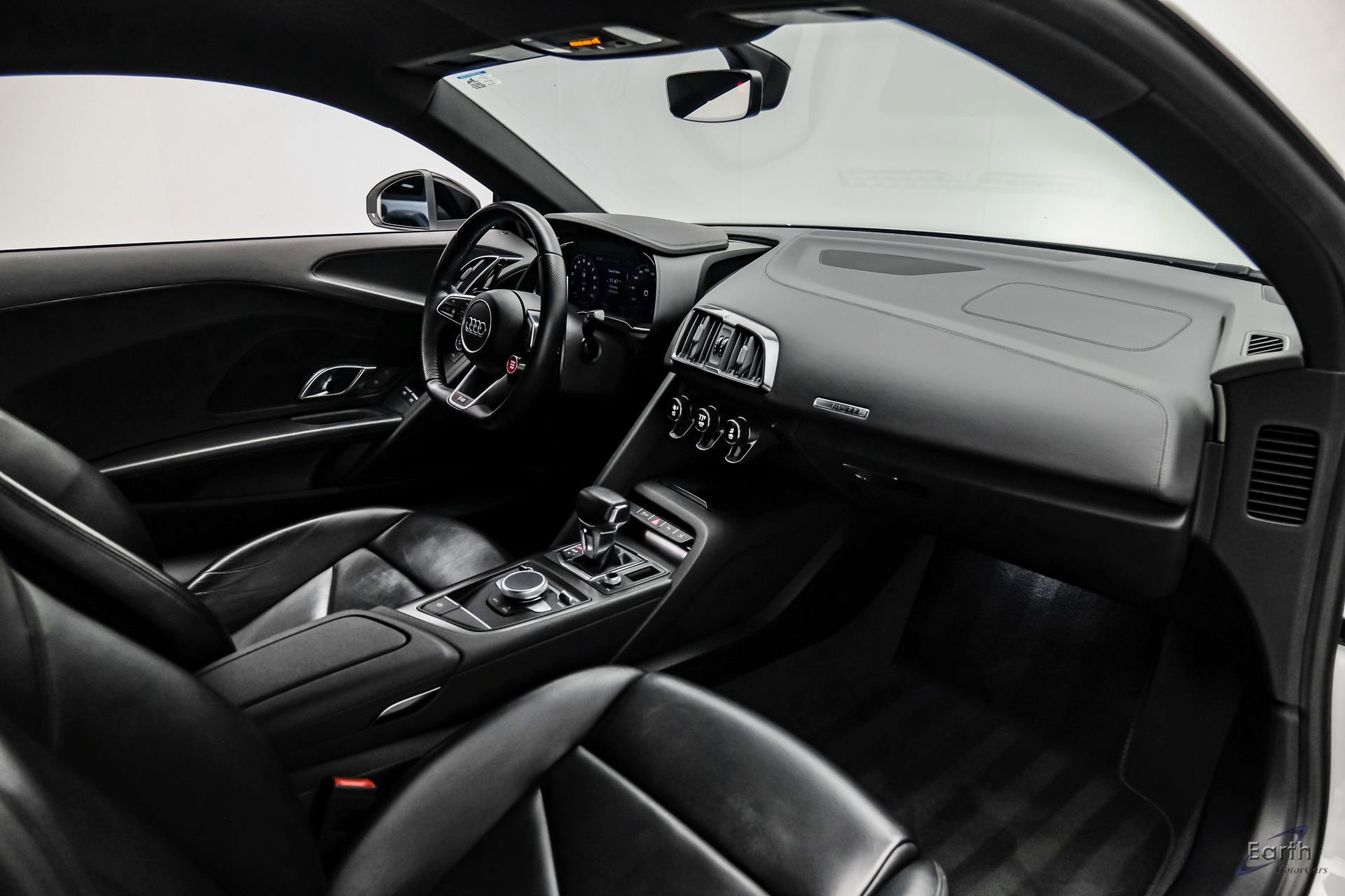 Used 2018 Audi R8 V10 RWD image 55