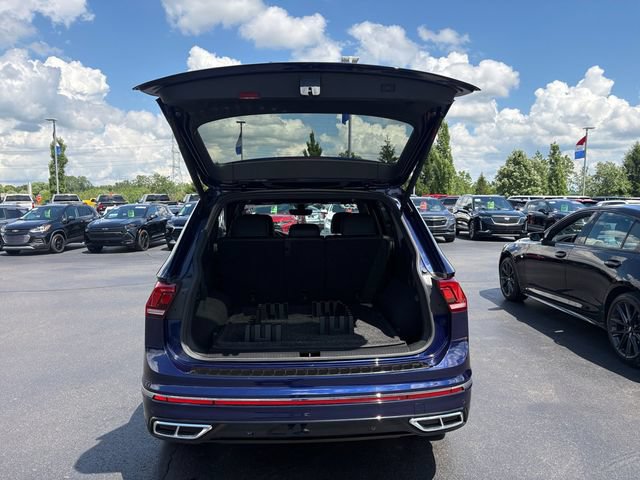 Used 2023 Volkswagen Tiguan SEL R-Line AWD/4WD image 16