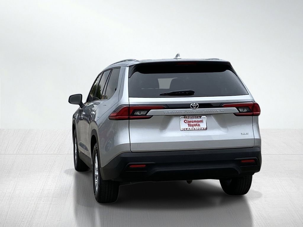 Certified 2025 Toyota Grand Highlander FWD image 6
