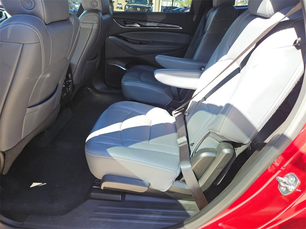 Used 2024 Buick Enclave Premium image 25
