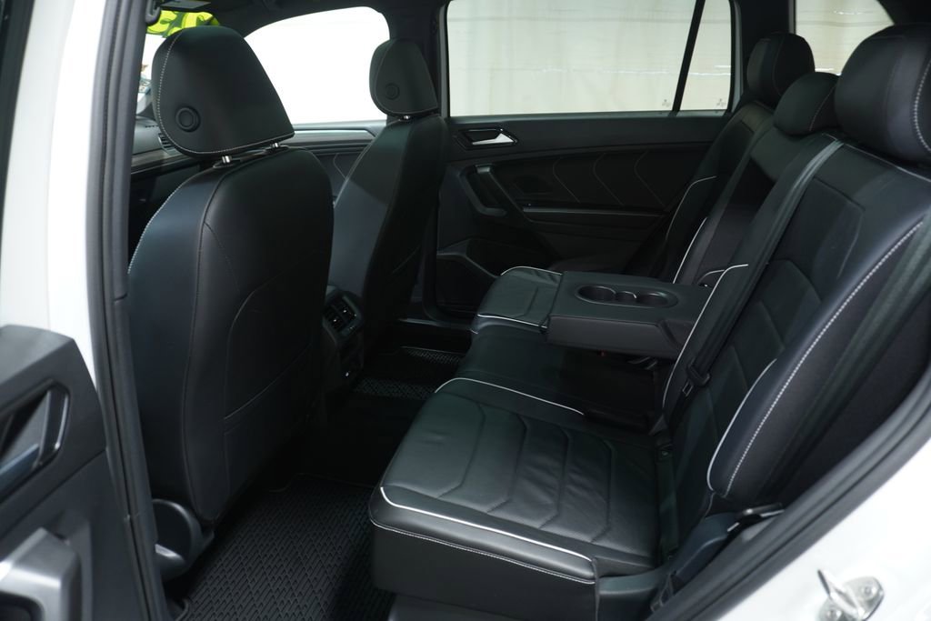 Used 2023 Volkswagen Tiguan SEL R-Line image 12