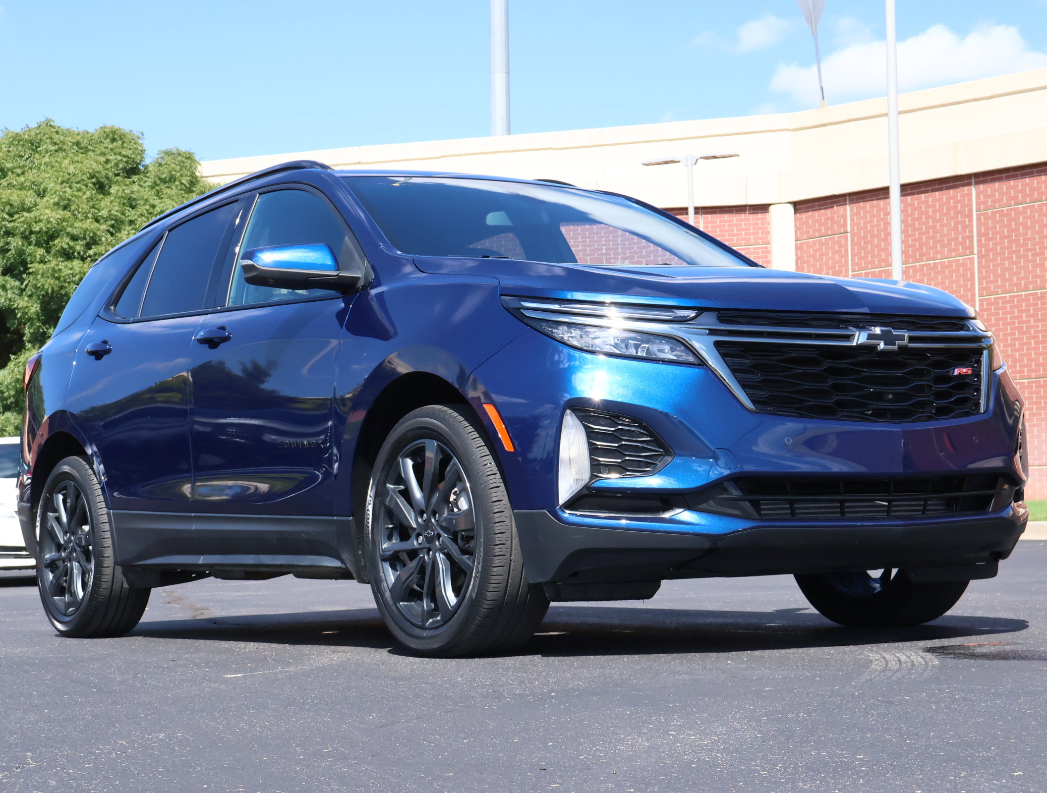 Used 2022 Chevrolet Equinox RS w/ Infotainment Package image 1