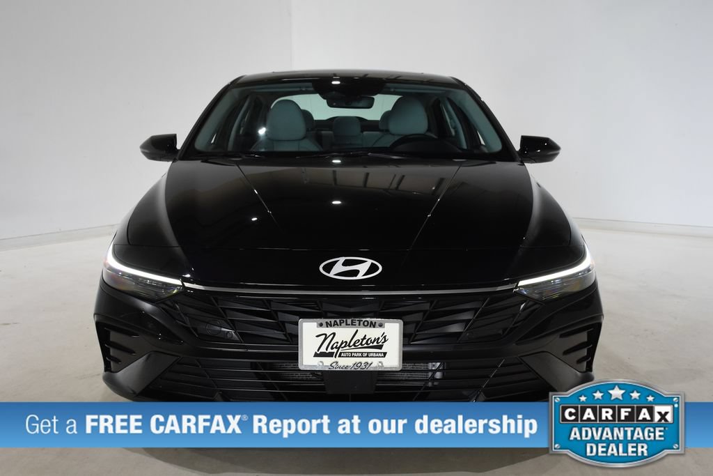 Used 2025 Hyundai Elantra Limited FWD image 3