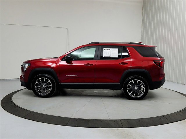 Used 2026 GMC Terrain Elevation w/ Elevation Premium Package image 4